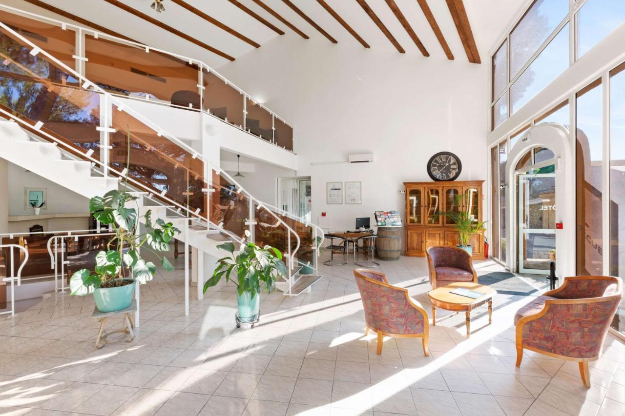 Best Western Domaine De Roquerousse Salon-de-Provence Bagian luar foto