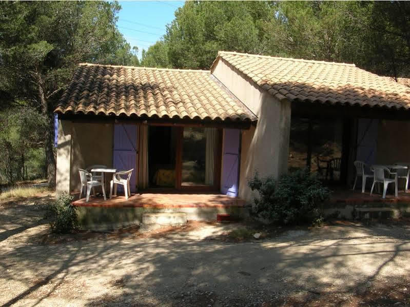Best Western Domaine De Roquerousse Salon-de-Provence Bagian luar foto
