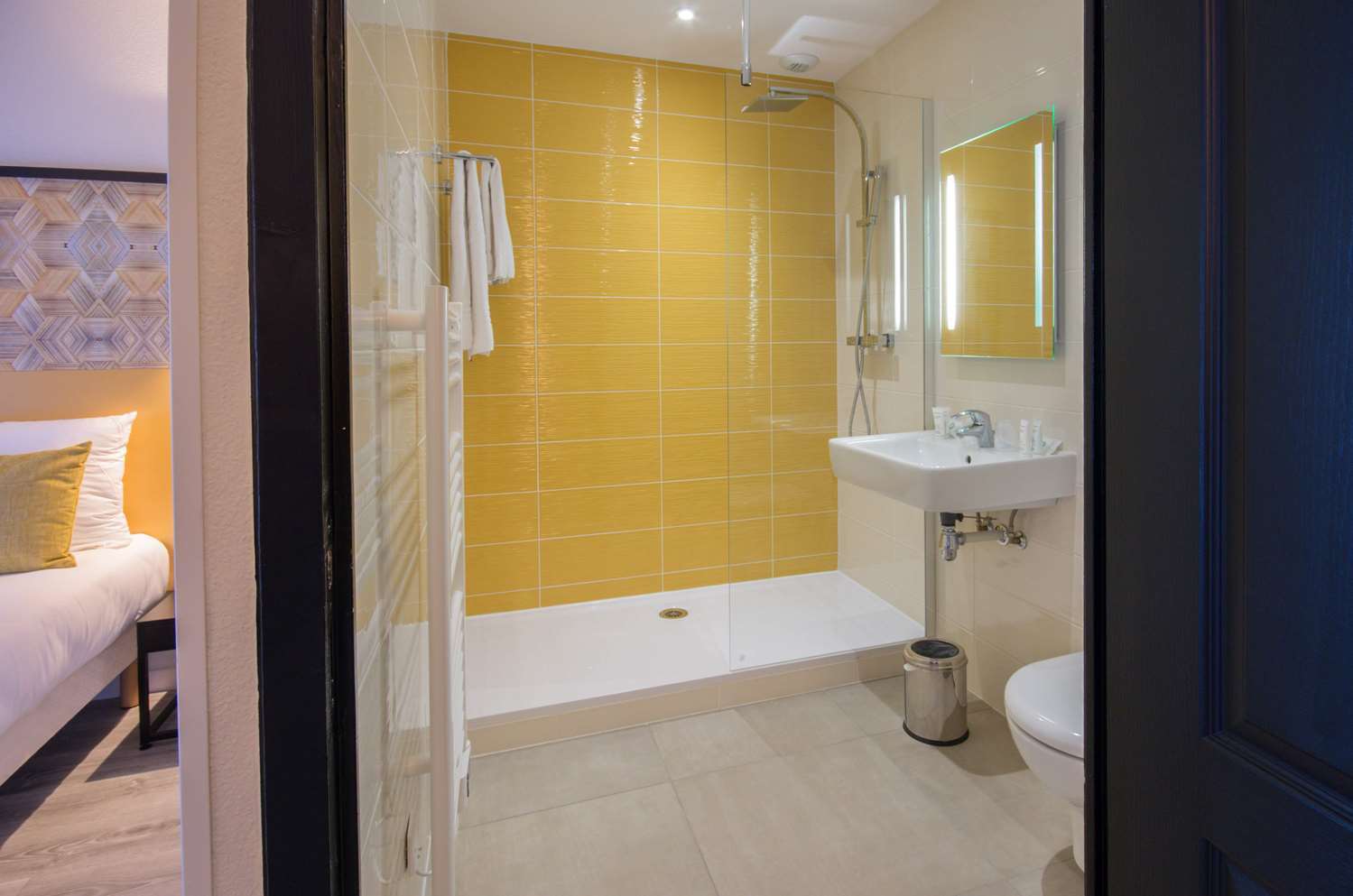 Best Western Domaine De Roquerousse Salon-de-Provence Bagian luar foto